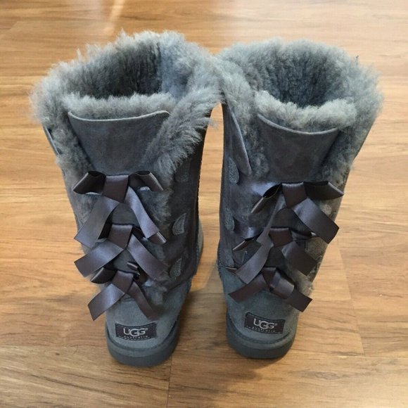 UGG Bailey Gray Boots Size 3 - Picture 8 of 8